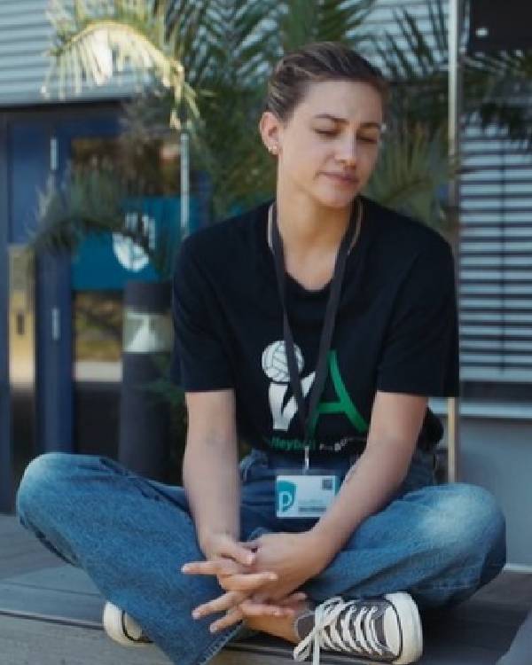 American Sweatshop Lili Reinhart Graphic T-Shirt USA Jackets