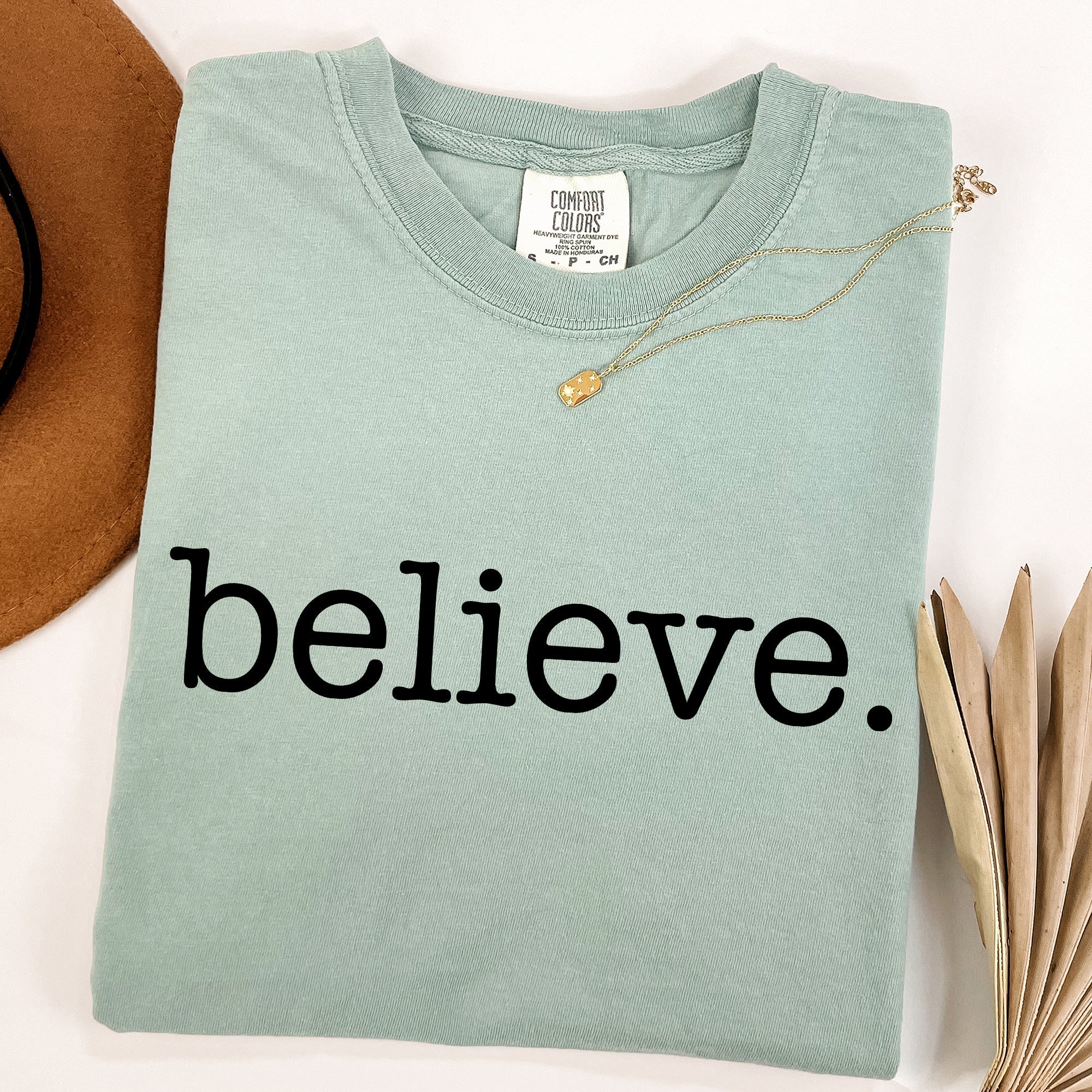 Believe, Classic Minimalist, Christmas, Winter, Snow, Santa, Xmas Tshirt Comfort Colors T-Shirt