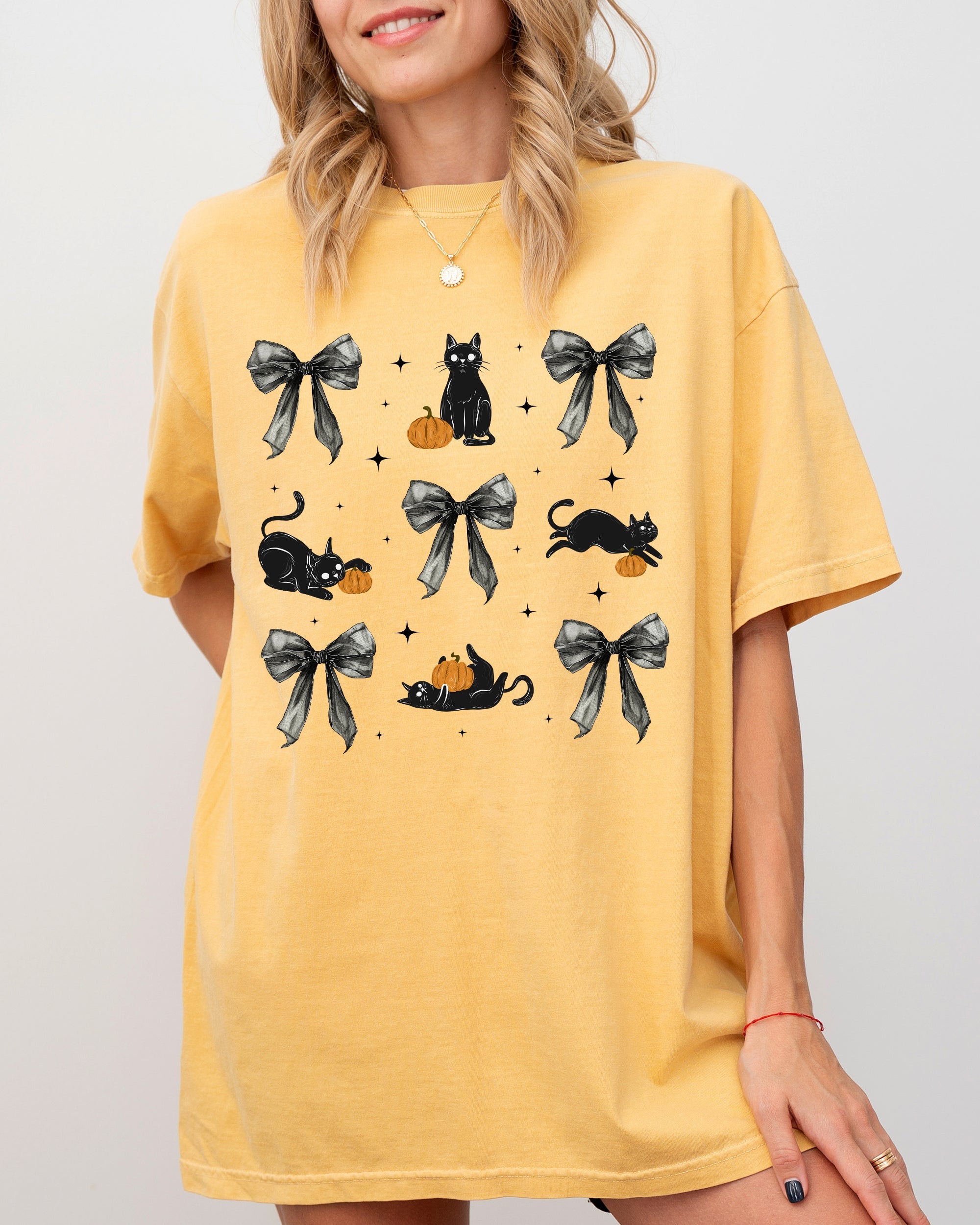 Black Cat, Coquette Ribbons and Bows, Halloween, Cute, Girly, Autumn, Fall Shirt Comfort Colors T-Shirt