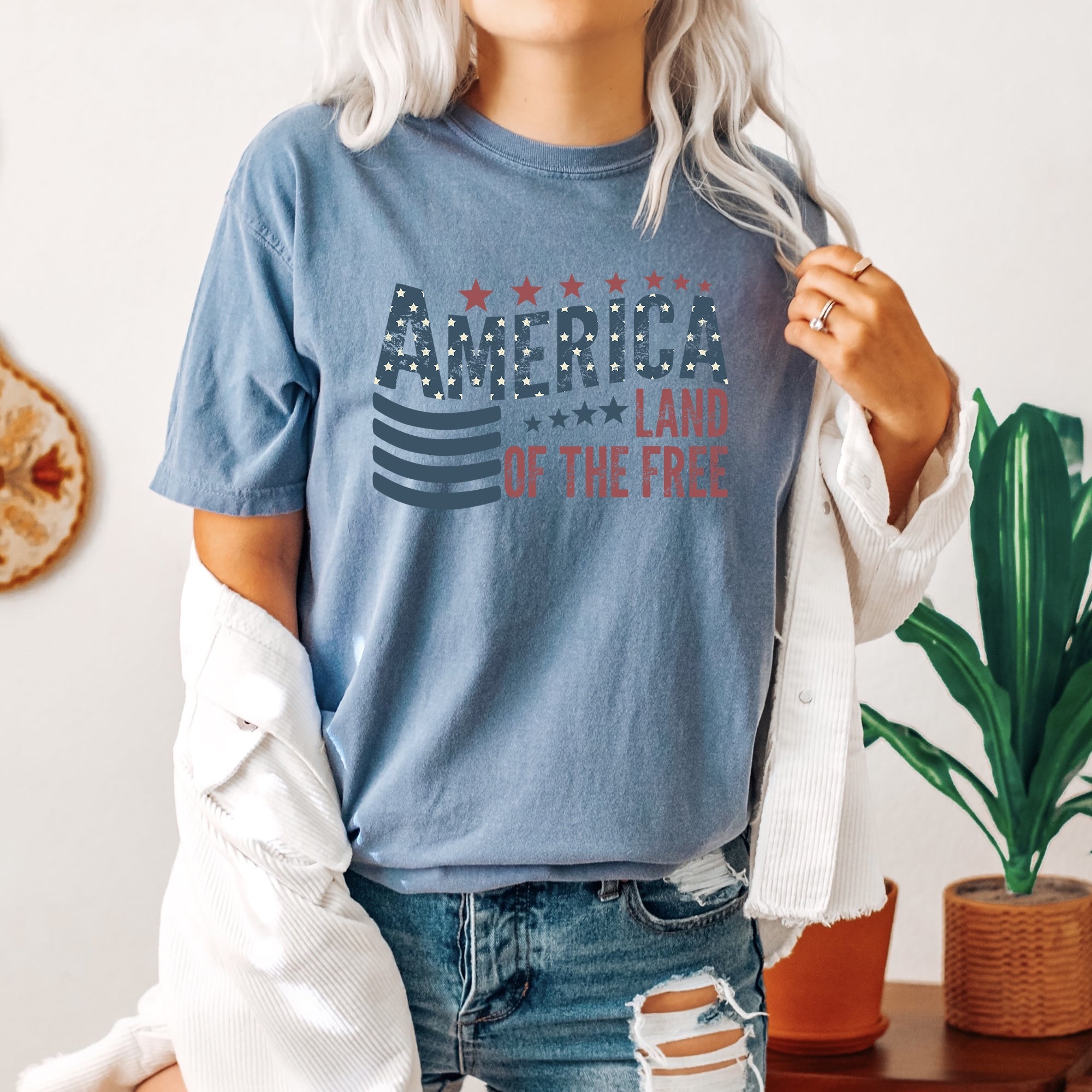 America, Flag, Land Of The Free Patriotic USA Vintage Tshirt Comfort Colors T-Shirt