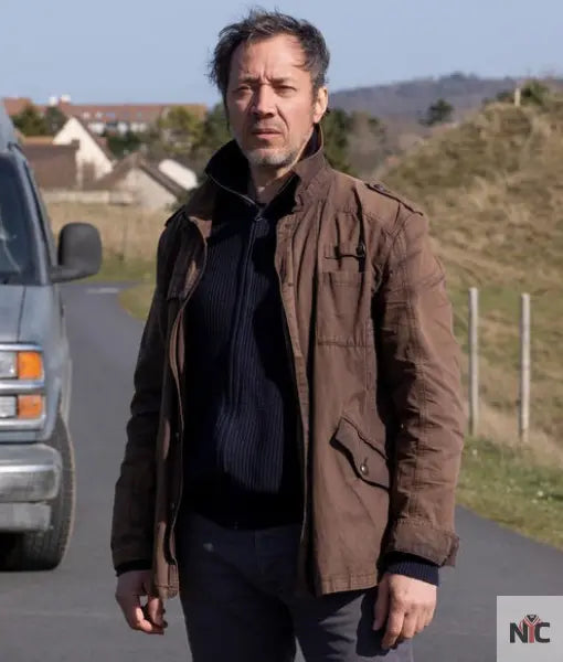 Mid-length Brown Cot­ton Jack­et Worn by Bruno De­brandt Clanton Jacket