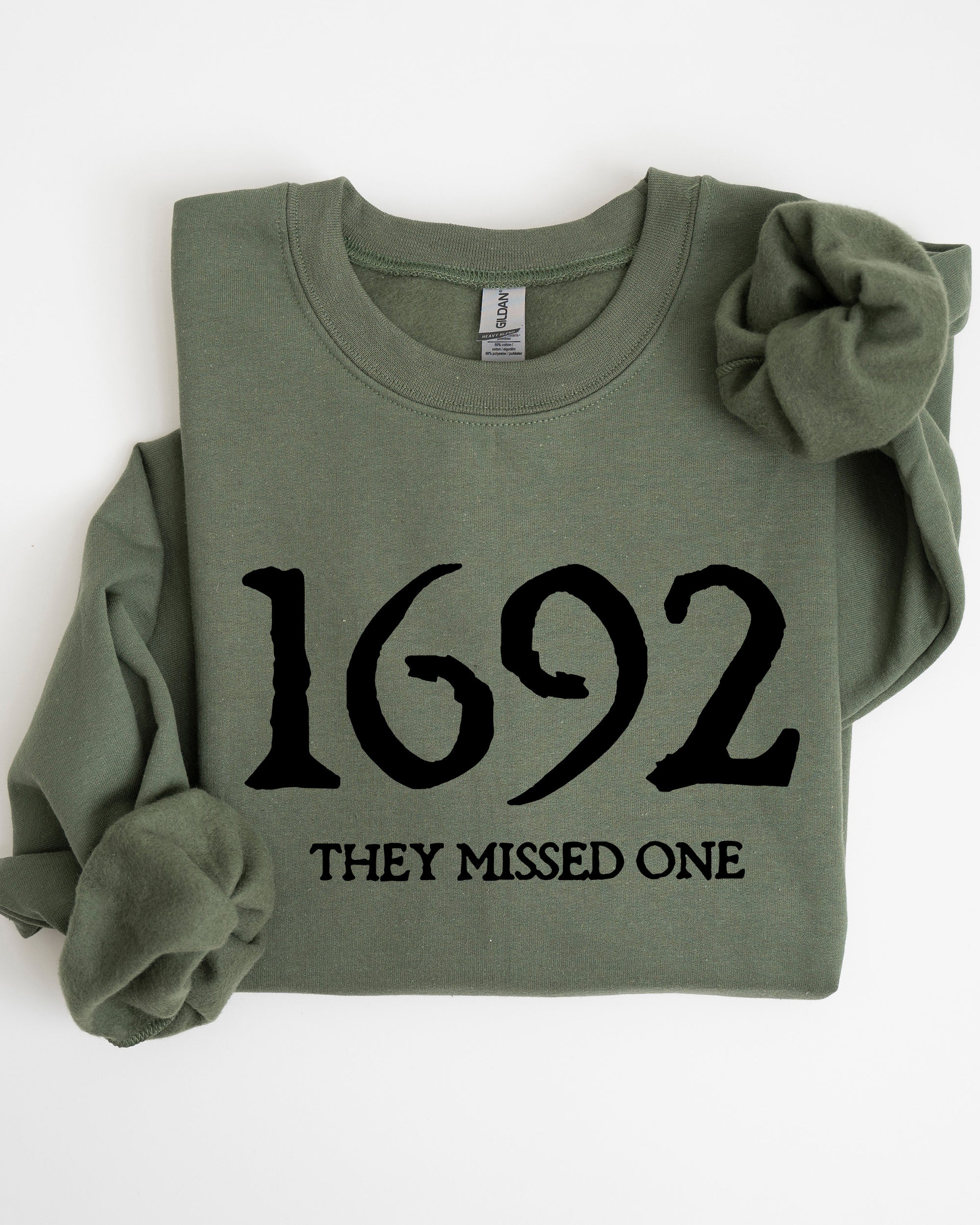1692, They Missed One, Skeleton, Ghost, Witch, Skull, Spooky, Aesthetic, Meme, Halloween, Costume Sweatshirt